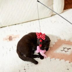 Disney Minnie Mouse Bows Teaser Cat Toy With Catnip -Mewhaus Shop 220799 PT2. AC SS1800 V1612366877