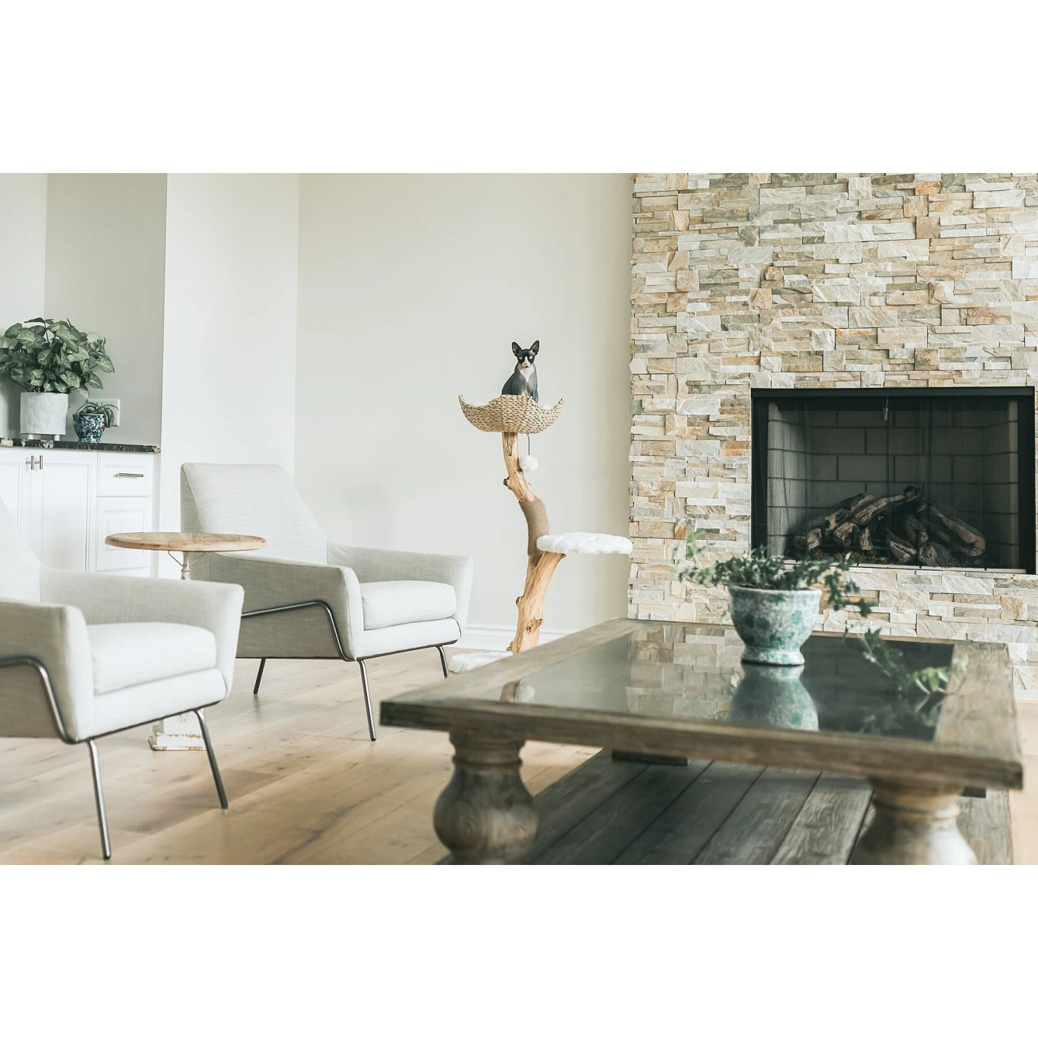 Mau Lifestyle Uni 41-in Faux Fur Basket Bed Cat Tree 3 Mau Lifestyle Uni 41-in Faux Fur Basket Bed Cat Tree - Image 3