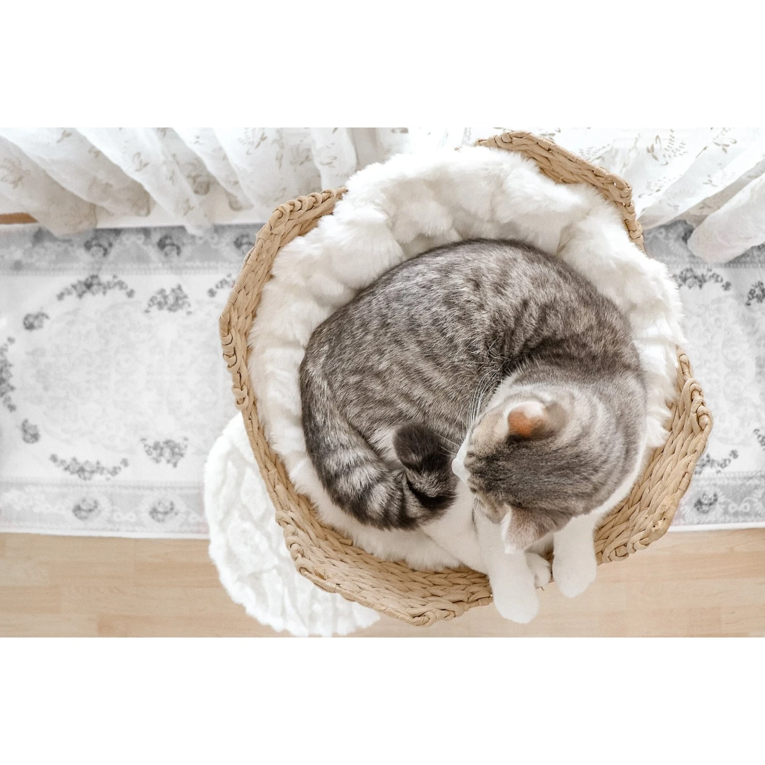 Mau Lifestyle Uni 41-in Faux Fur Basket Bed Cat Tree 8 Mau Lifestyle Uni 41-in Faux Fur Basket Bed Cat Tree - Image 8