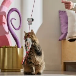 Disney Villains Cruella De Vil & Dalmatian Teaser Wand Cat Toy With Catnip -Mewhaus Shop 344517 PT3. AC SS1800 V1657657087