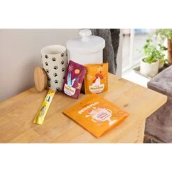 Goody Box Foodie Cat Toys & Treats 12 Goody Box Foodie Cat Toys & Treats -Mewhaus Shop 370327 PT3. AC SS1800 V1693927467