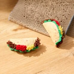 Goody Box Foodie Cat Toys & Treats 13 Goody Box Foodie Cat Toys & Treats -Mewhaus Shop 370327 PT4. AC SS1800 V1693927467