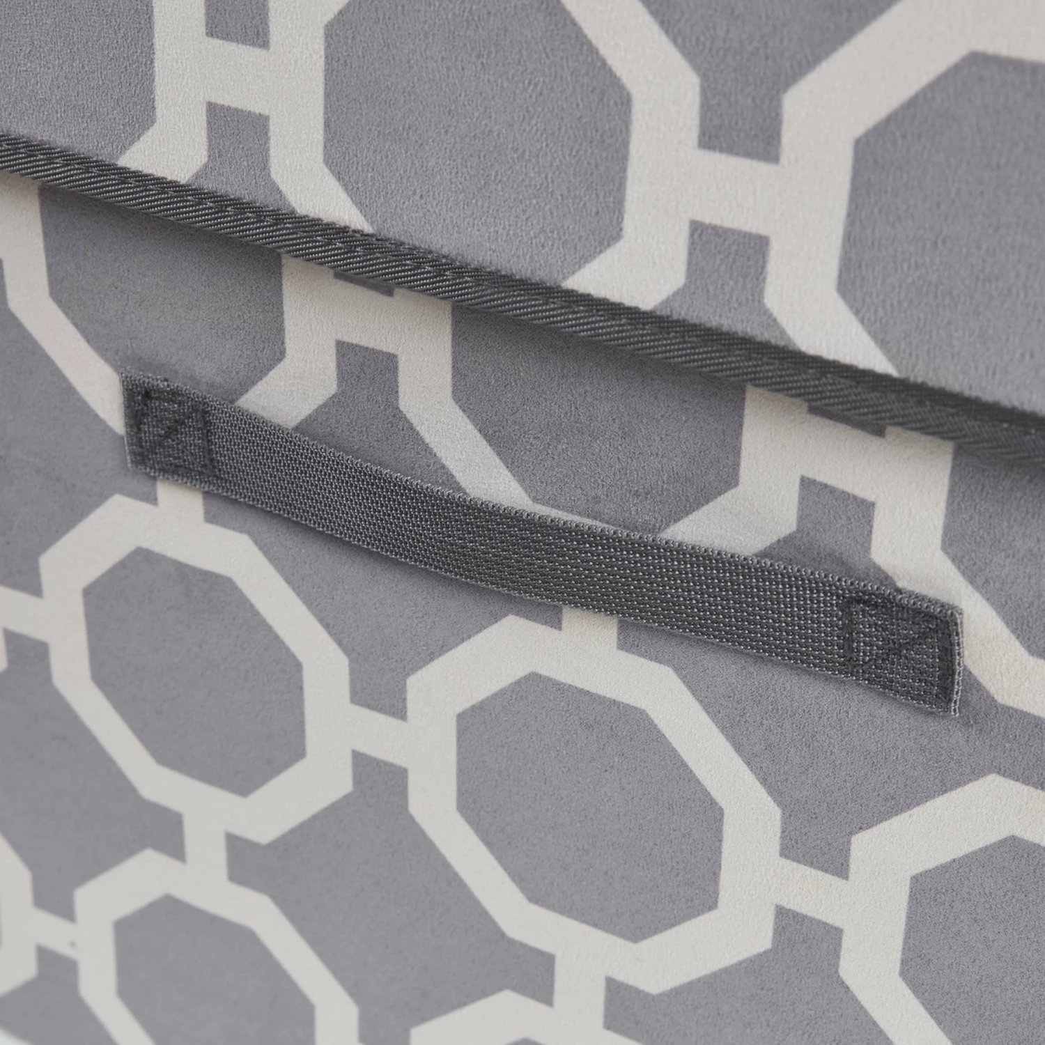 Friends Forever Taylor Collapsible Cube Cat House & Ottoman, Grey 3 Friends Forever Taylor Collapsible Cube Cat House & Ottoman, Grey - Image 3